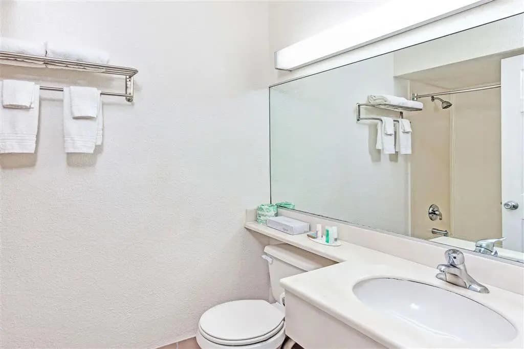 Travelodge by Wyndham Hollywood-Vermont/Sunset - photo 9