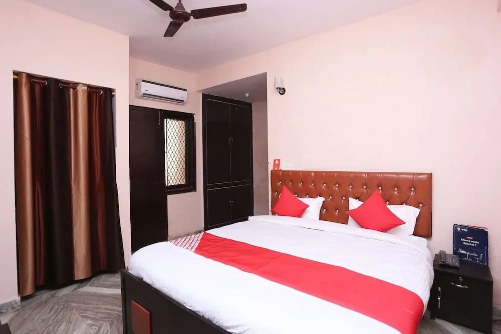 Oyo 26930 Suraj Legacy - photo 3