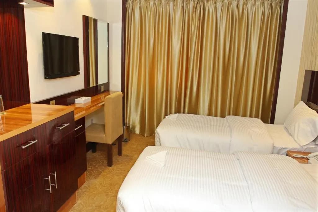 Fal Hotel L.L.C - photo 7