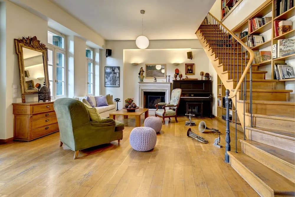 Artistic neoclassical residence - photo 11