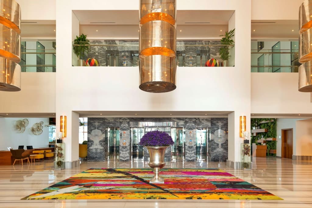 Canal Central Hotel - photo 14