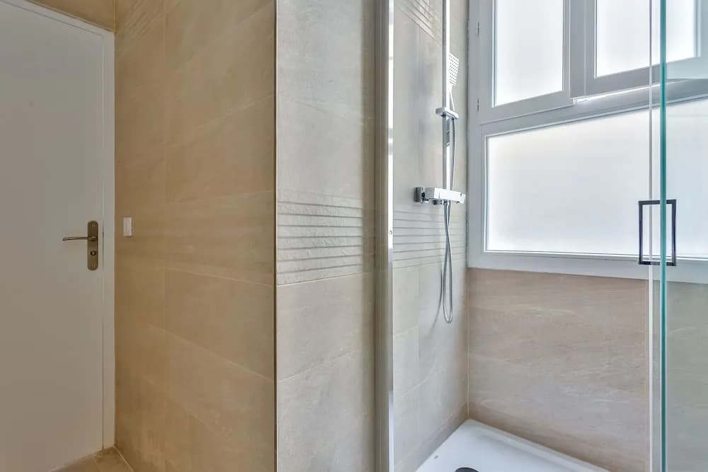 Amazing 3 rooms flat near Bastille - photo 8