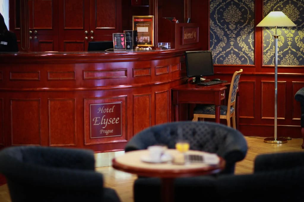 Hotel Elysee - main photo