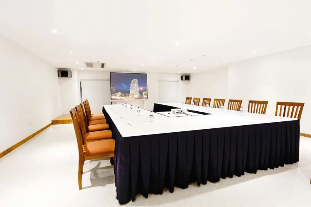 Cosmopolitan Hotel - photo 14