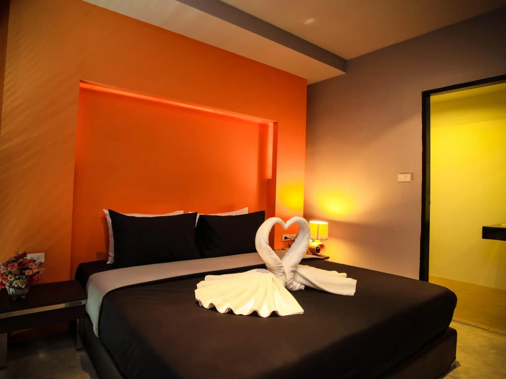 Patong Gallery Hotel - photo 4