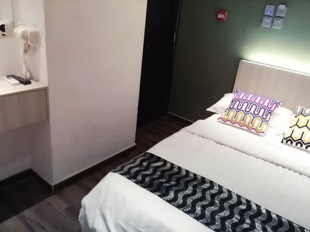 Move Inn - main photo
