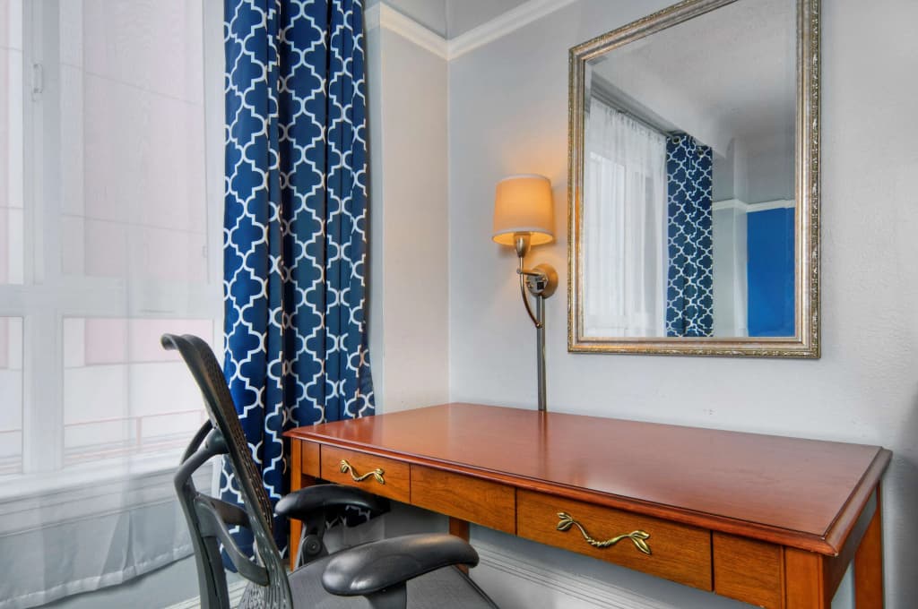 The Monarch Hotel - photo 7