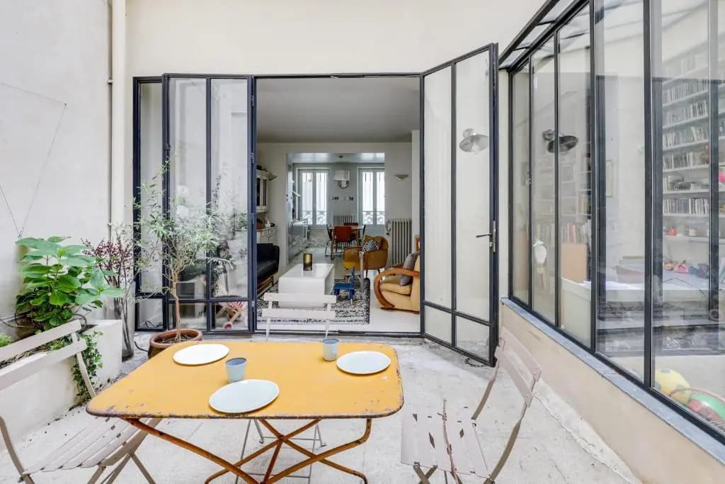 Sumptuous House with Patio - photo 17