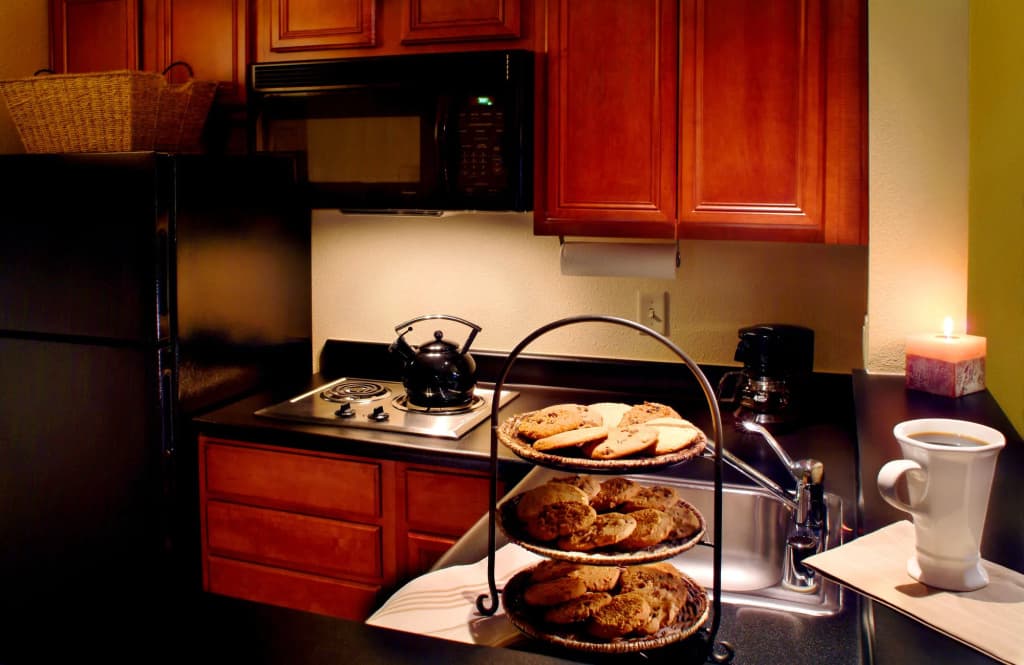 Larkspur Landing Extended Stay Suites South San Francisco - photo 12