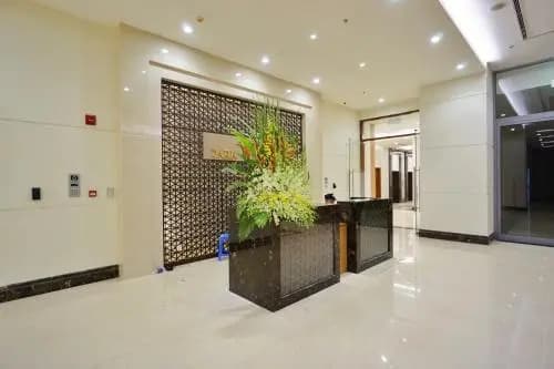 Elegant Parkhill Apt 1 - photo 2