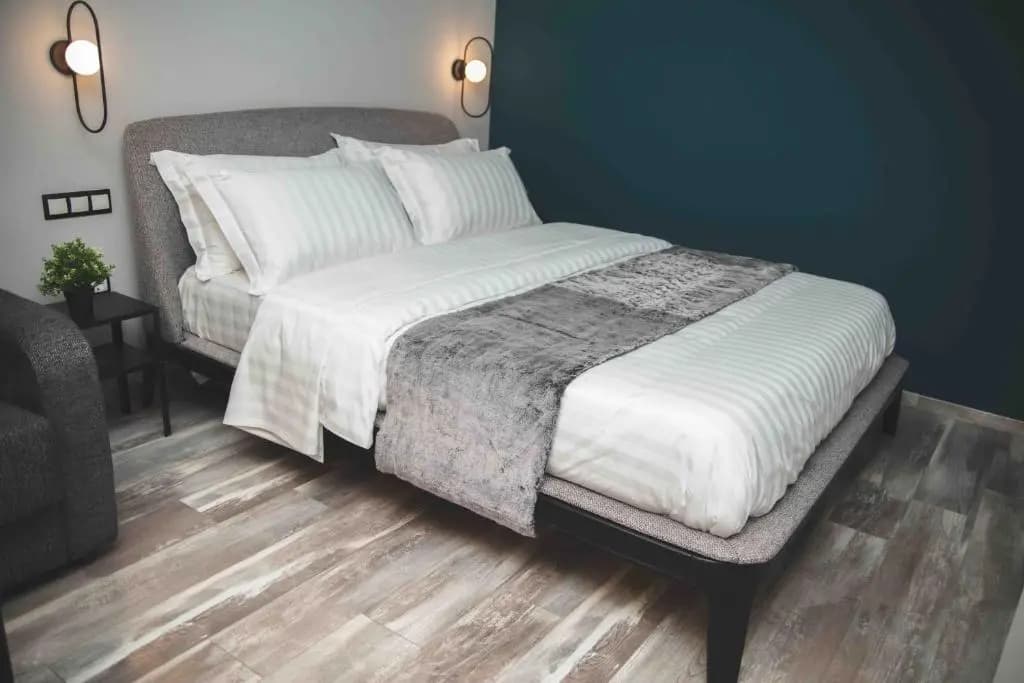 Rooster Suites - main photo