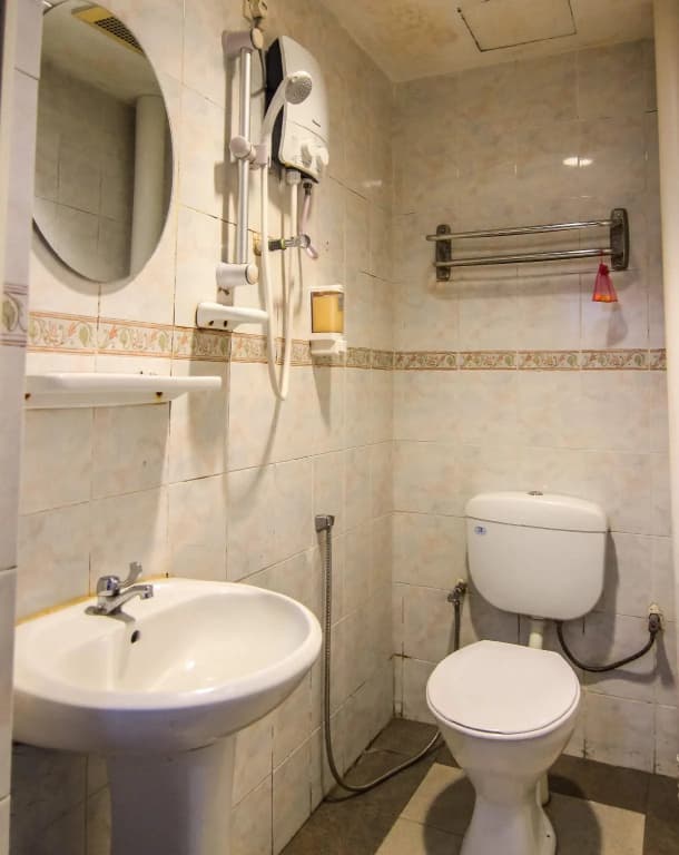 Hotel Zamburger Taman Universiti - photo 6