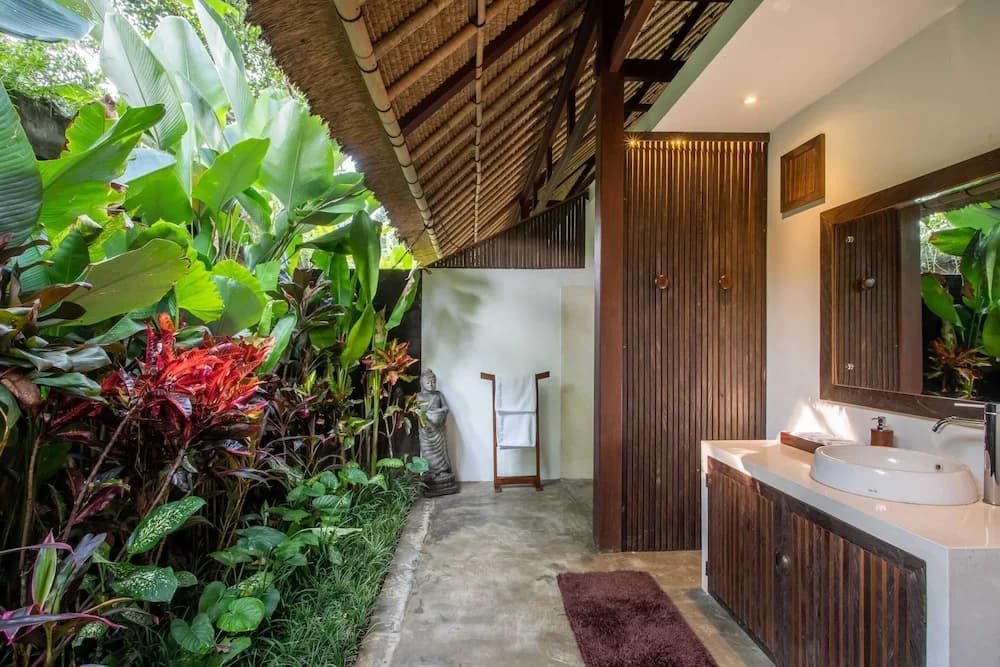 Luxury Jungle Villa, 3 BR, Ubud With Staff - photo 14