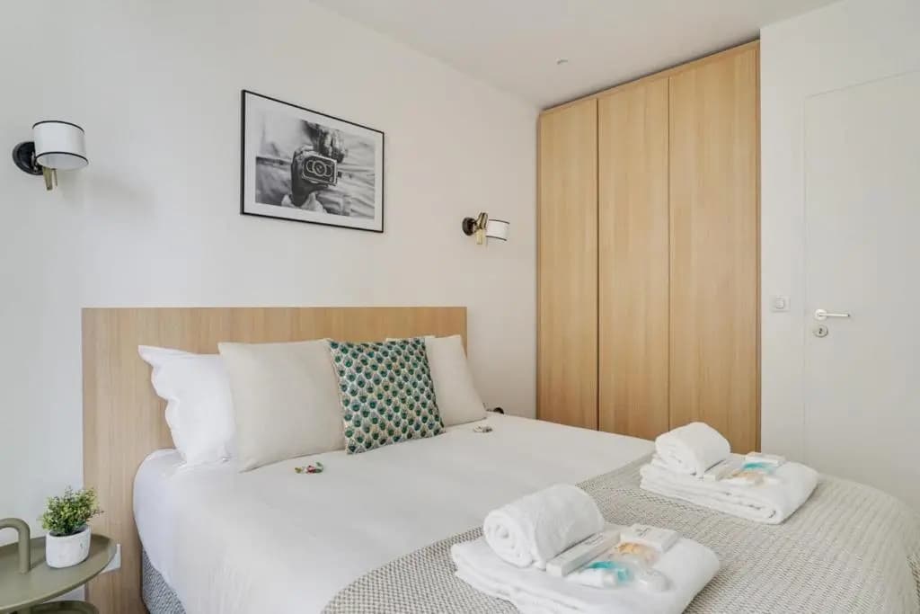 155-Suite Georges Marvelous 1 BDR APT New Paris - photo 6
