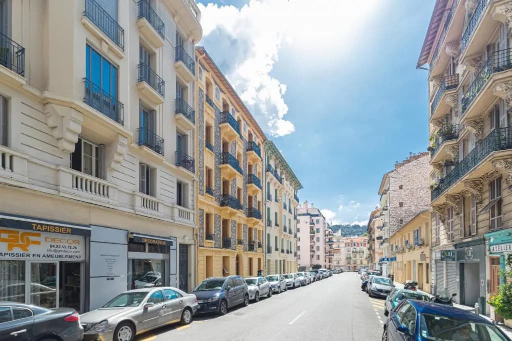 BH - CHARMANT 3 PIECES - Place Garibaldi 4 Personne - photo 10