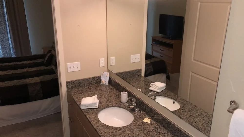 #05 Two Bedroom Condo - photo 7