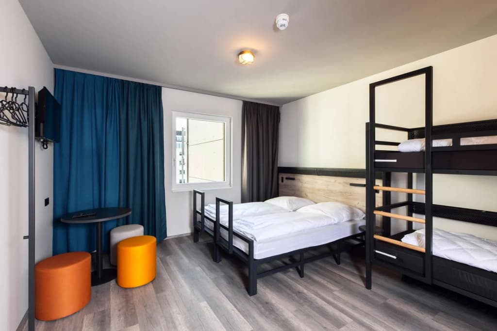 a&o Budapest City - Hostel - photo 12