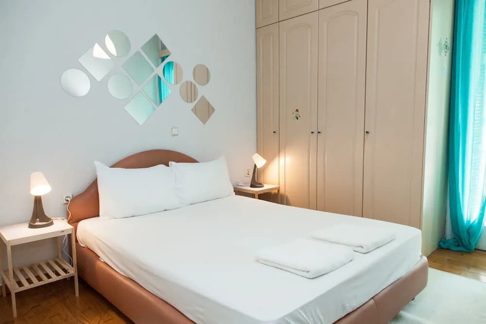 Brand new apt in central Athens - photo 5