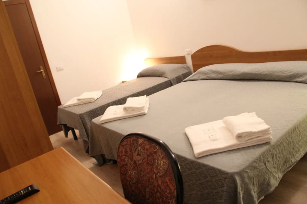 Guest House Brianza Room - photo 21