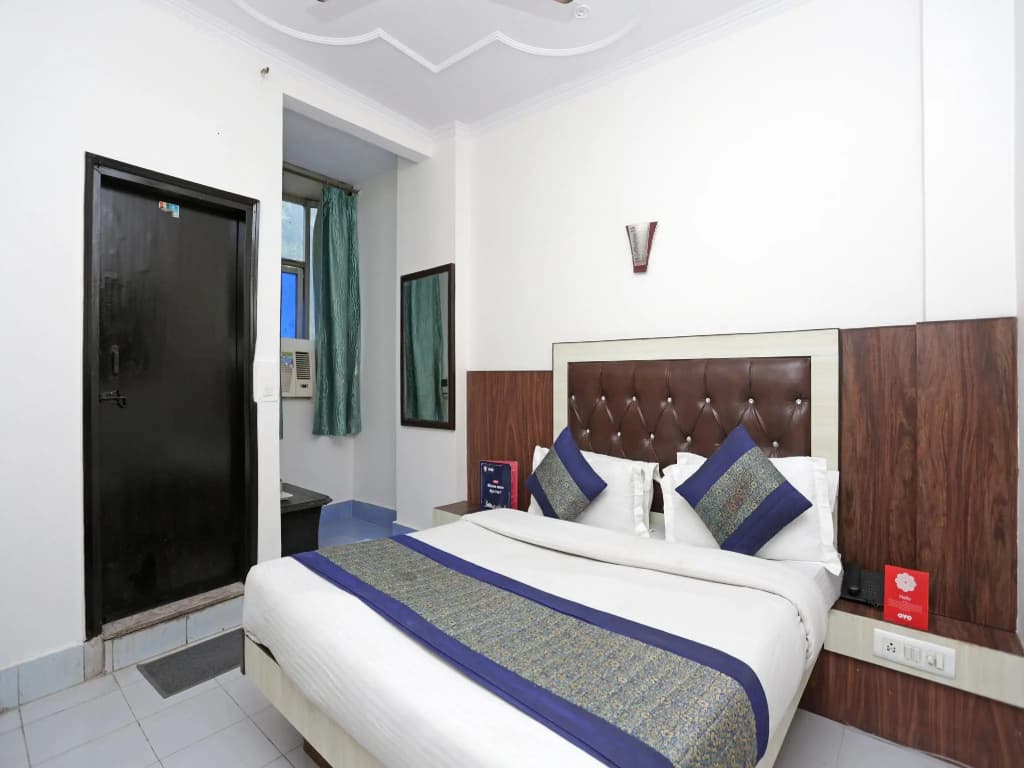 OYO 13277 Hotel Neelam Palace - photo 2