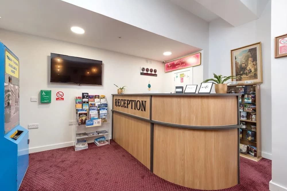 Smith Place Hotel - photo 2