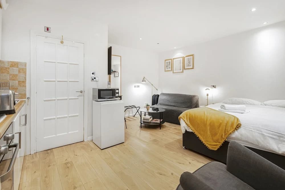 Beautiful Hyde Park Studio Flat - photo 6