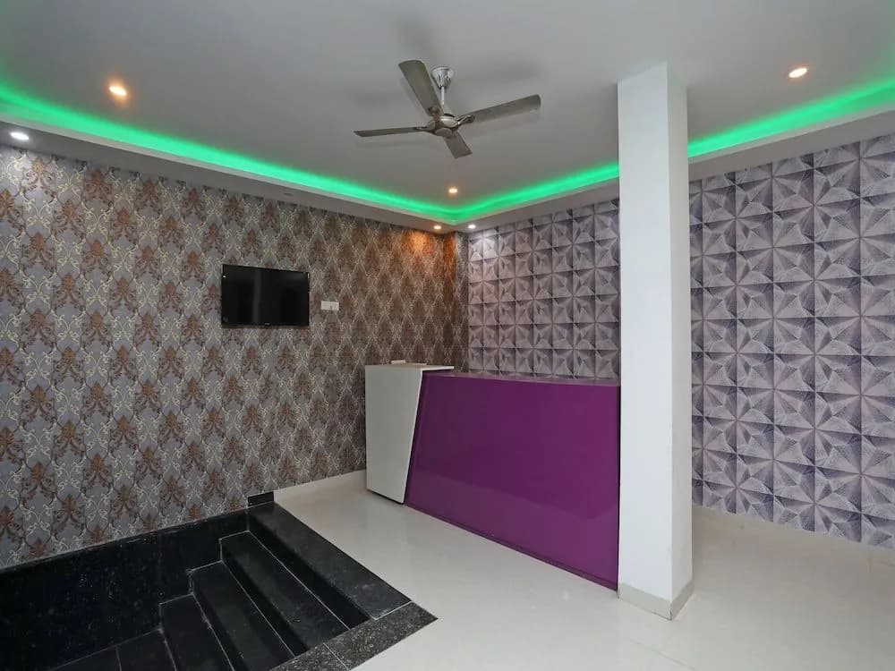 FabHotel Smart Suites - photo 2