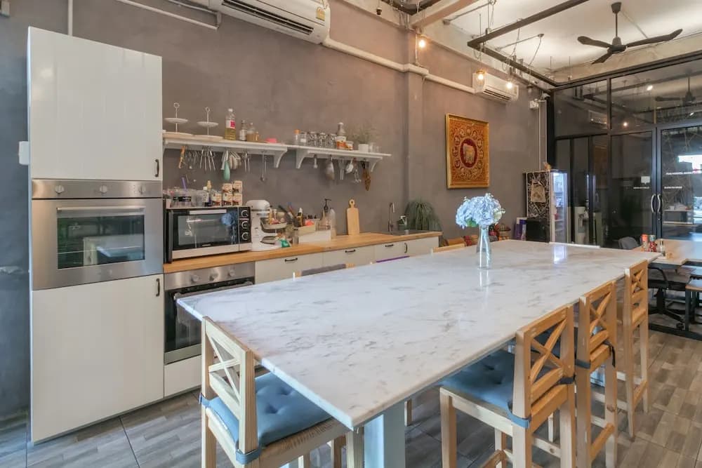 M Gray Hostel & Cafe - photo 24