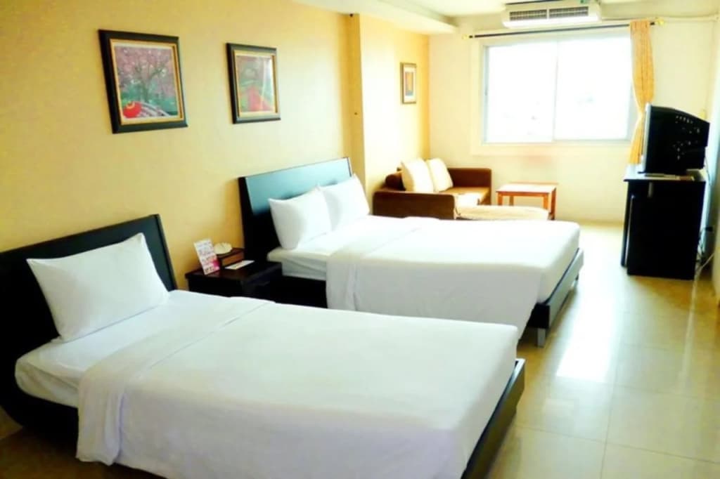 Centric Place Hotel - photo 5