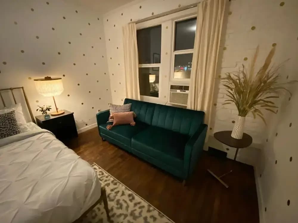 Gorgeous Studio in Beverly Boulevard! Sleeps 4! - photo 4