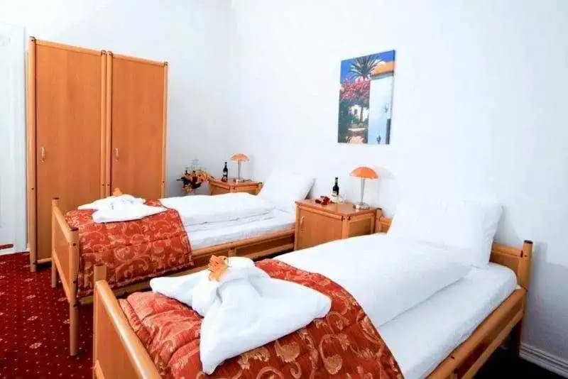 City 54 Hotel And Hostel - photo 4
