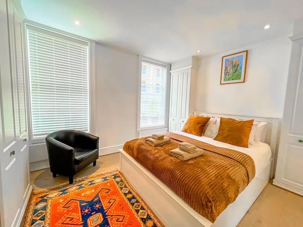Beautiful & Historic Victoria 3brs Retreat With AC - photo 2