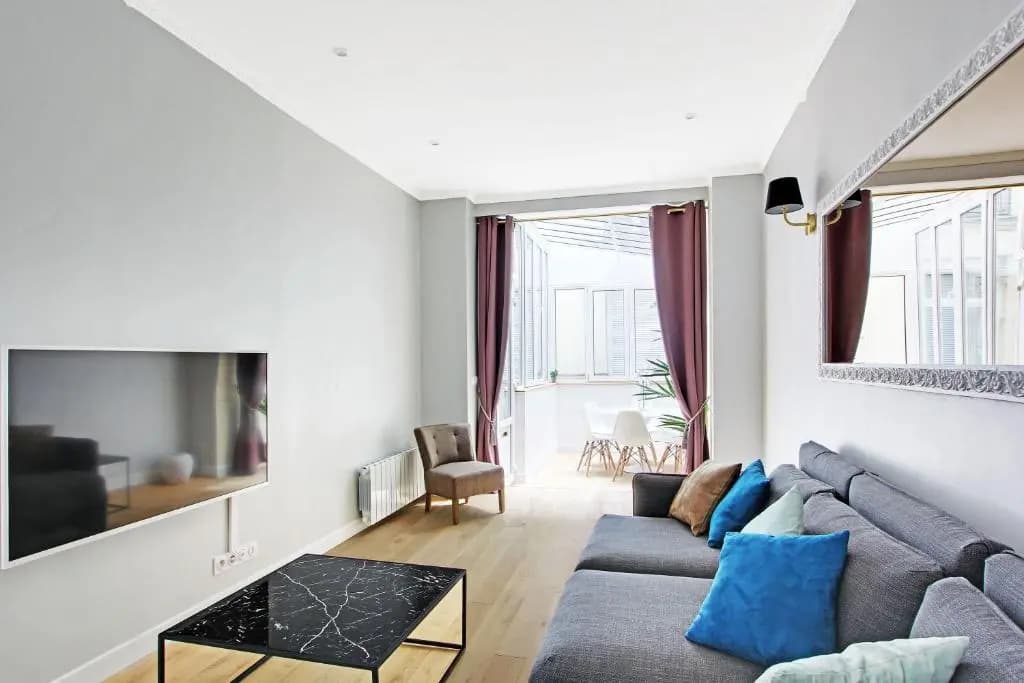 Pick a Flat's Apartment in le Marais - rue Vieille du Temple - photo 2