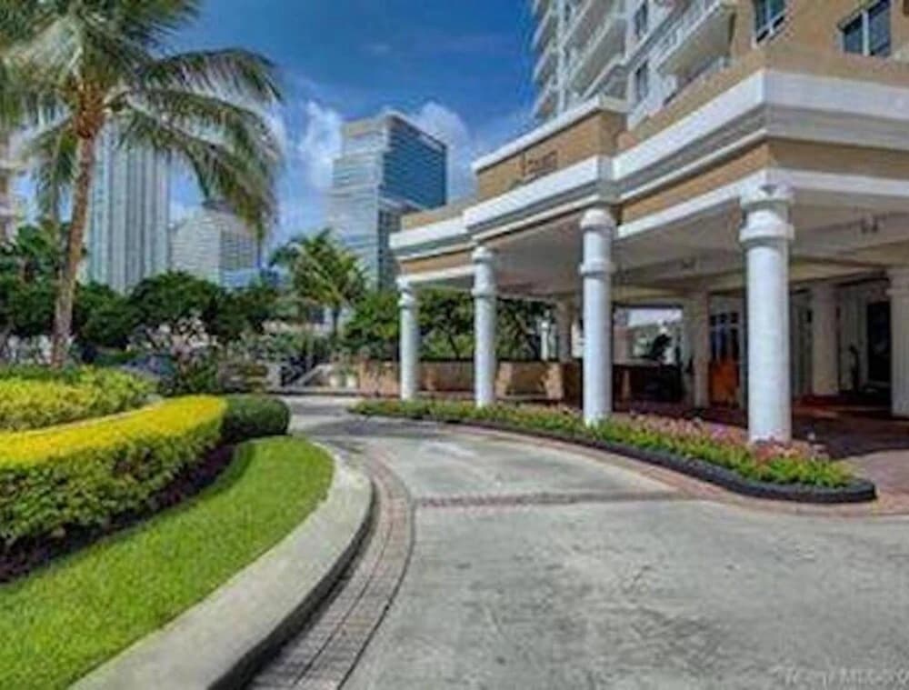 Beautiful Miami Brickell 2 Bedroom 2 Bathroom Apartment in the Sky Sleeps 4 - main photo