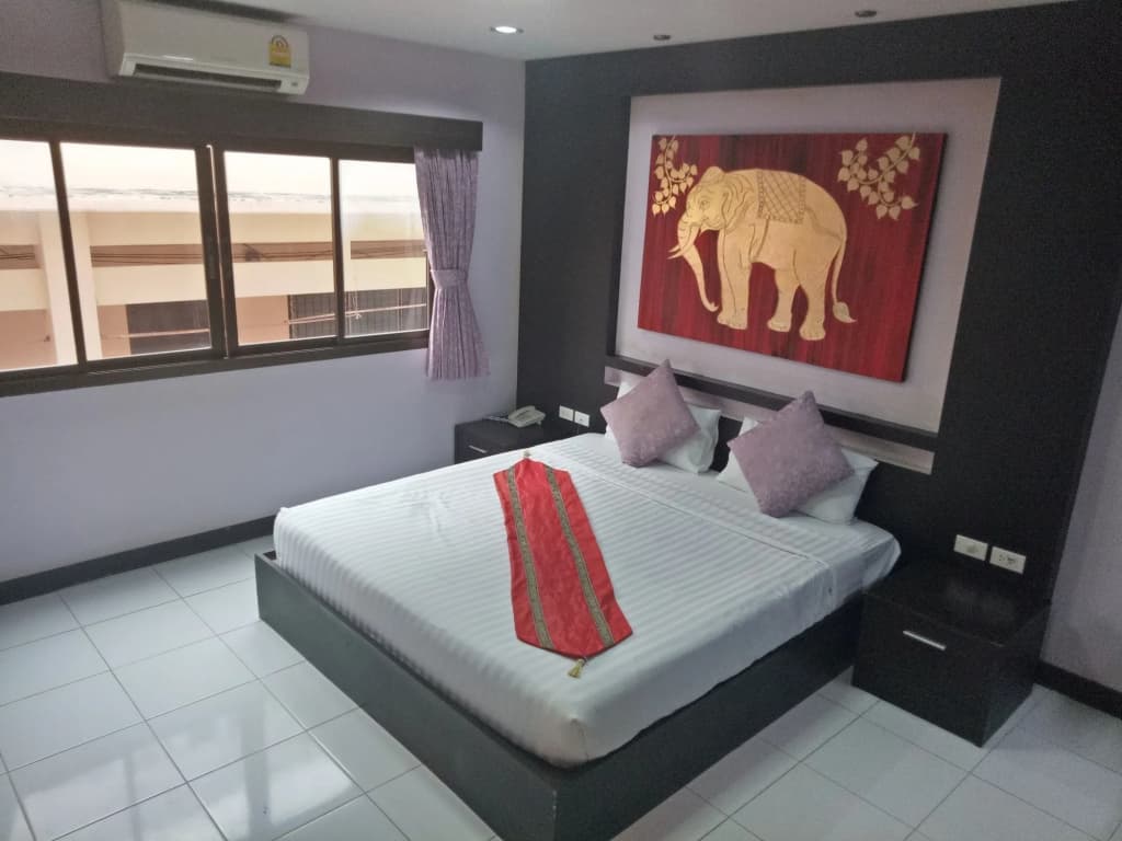 Zip Lounge & Apartments - photo 2