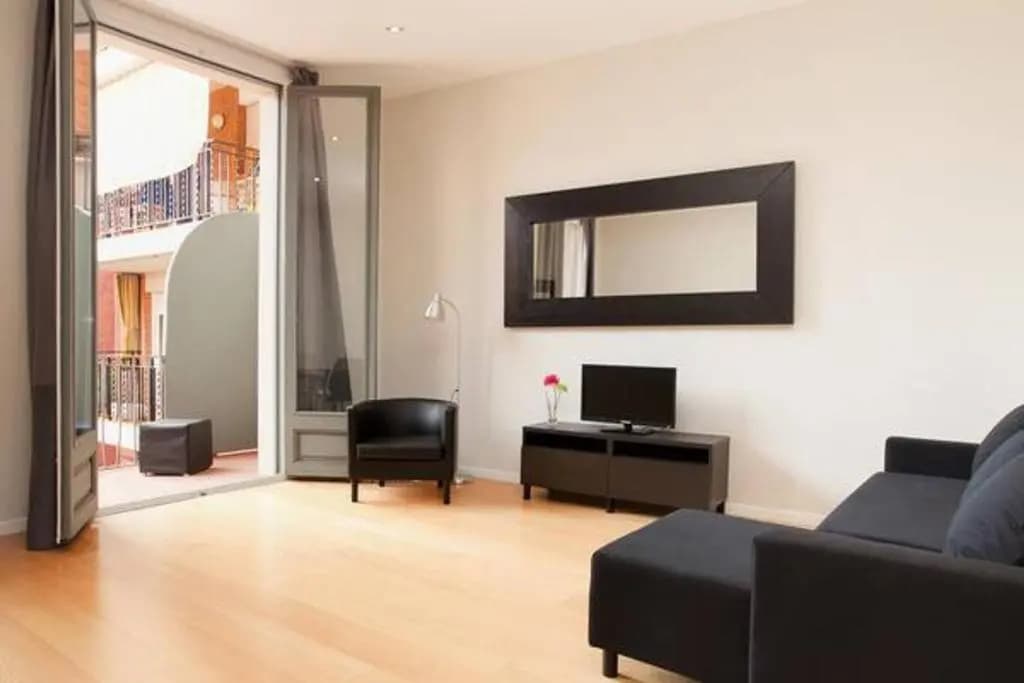 Modern Quiet Flat With A Large Balcony - photo 4