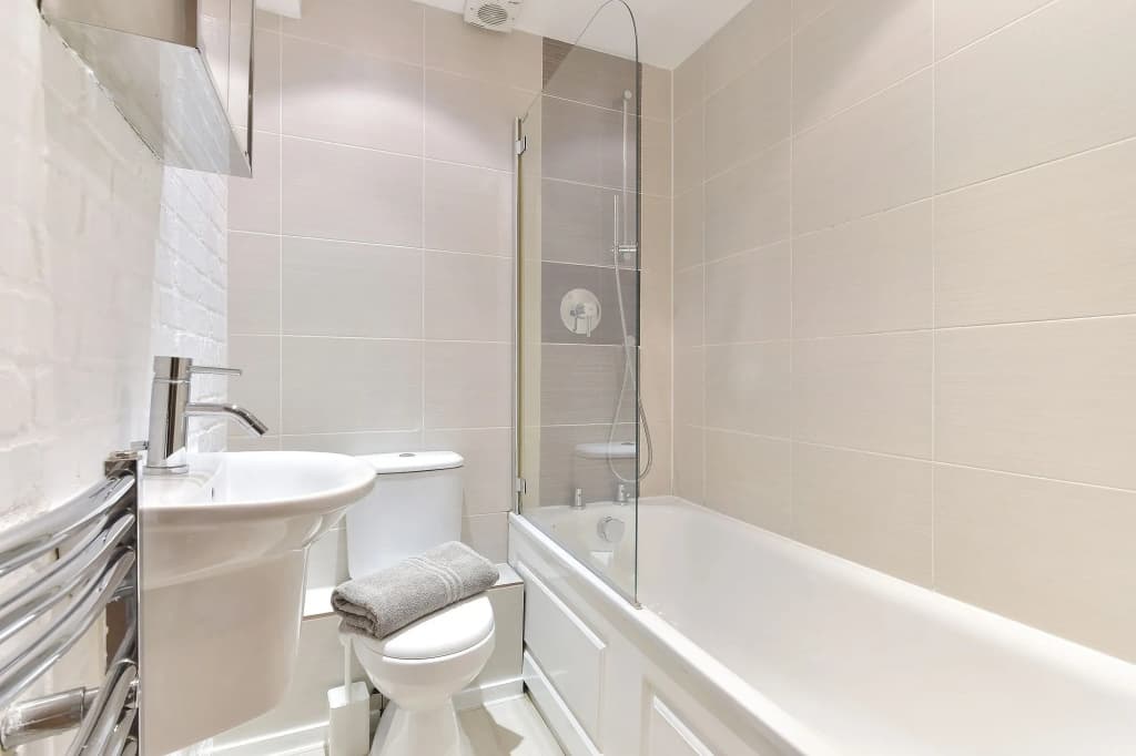Tower Bridge Superior Apartments - photo 7
