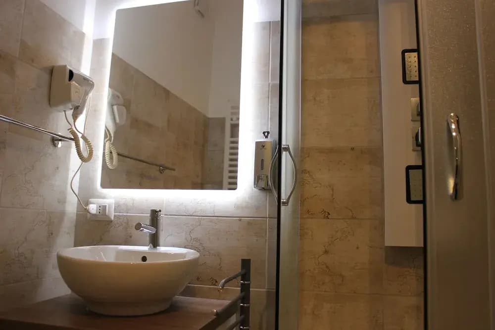Roman Sunrise Rooms - photo 11
