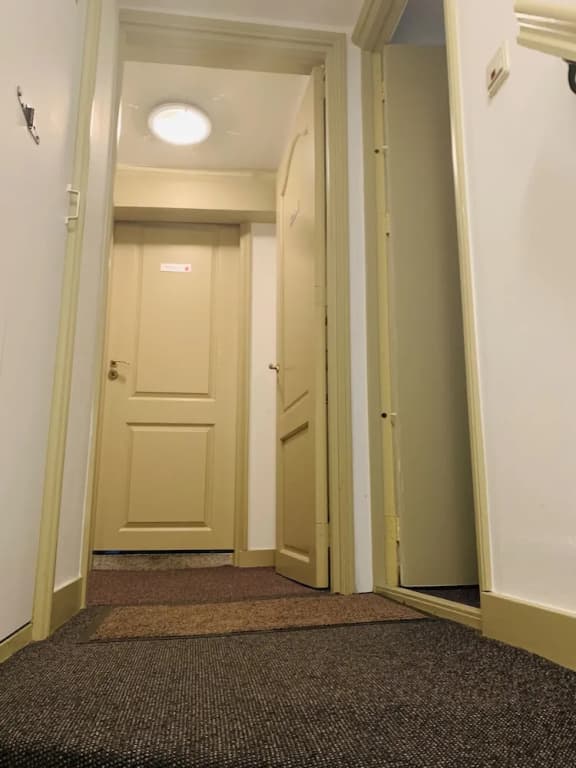 Amsterdam Central Guest House - photo 14