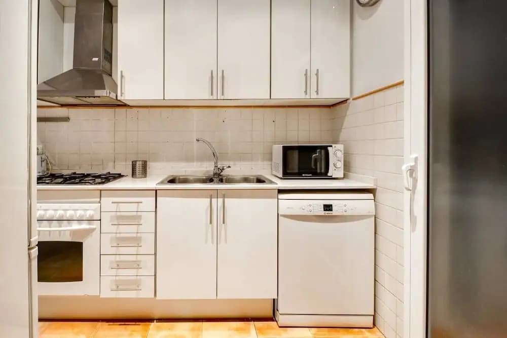 Cosy Comfortable 1 bed With Terrace in Eixample - photo 11