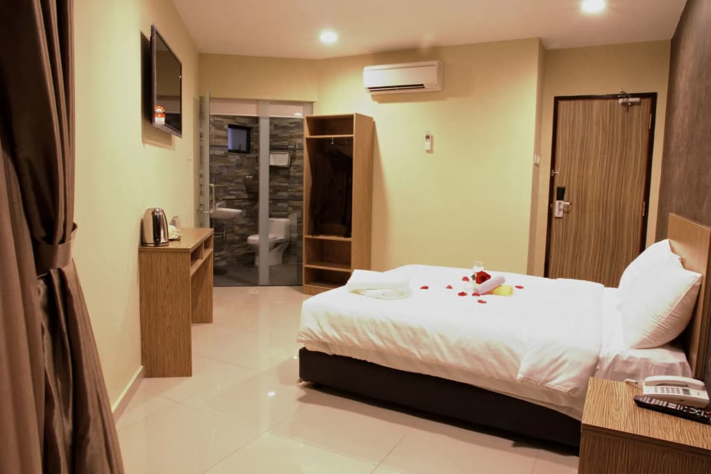 Era Plus Hotel - photo 6