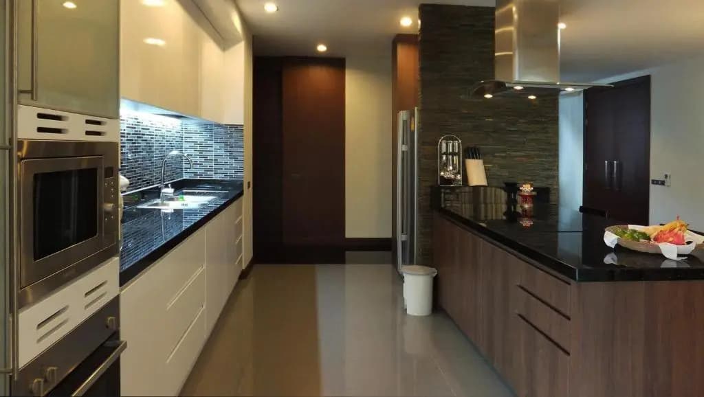 Karon Suite Apartment - photo 18