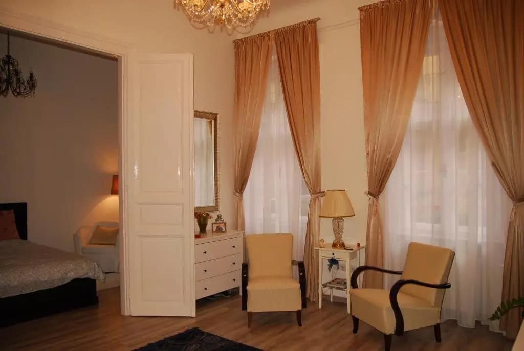 Balázs Apartment - Oktogon - photo 4
