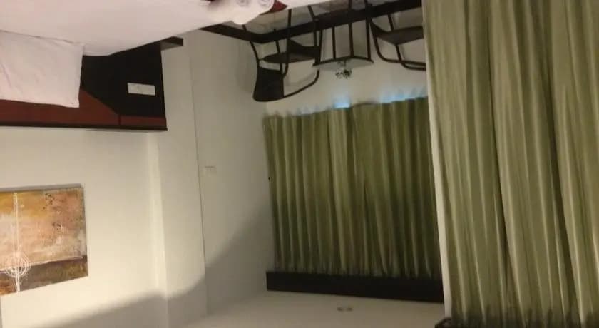 S.House - photo 4