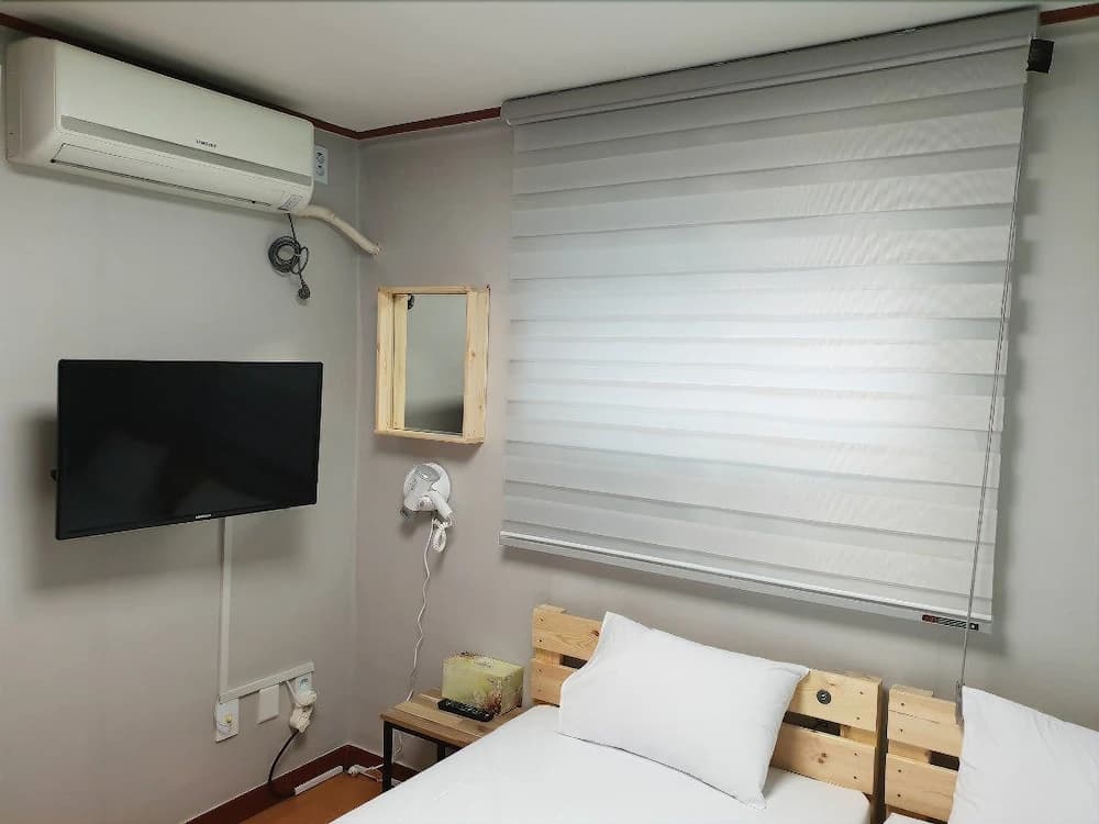 YOUNG STAY - Hostel - photo 15