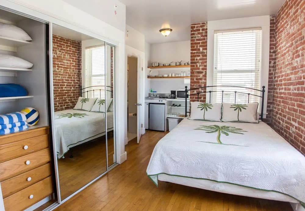 Venice Beach Suites Hotel - photo 3