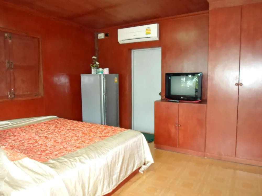 Bangrak Bungalow - photo 3