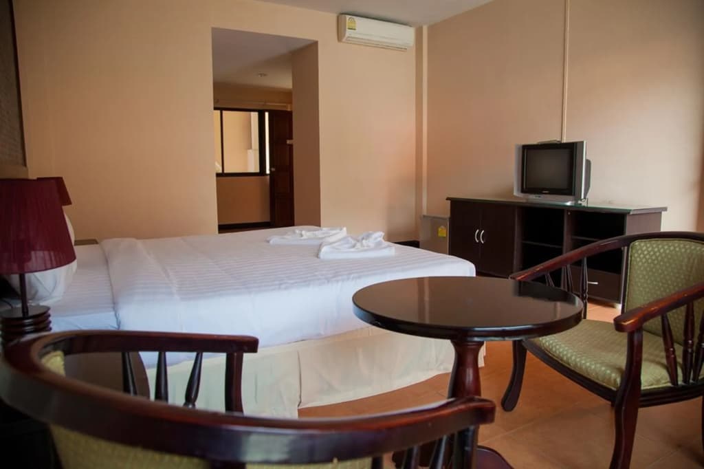 Amarin Hotel Patong - photo 4