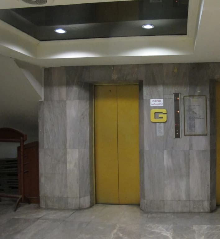Tongpoon Hotel - photo 4