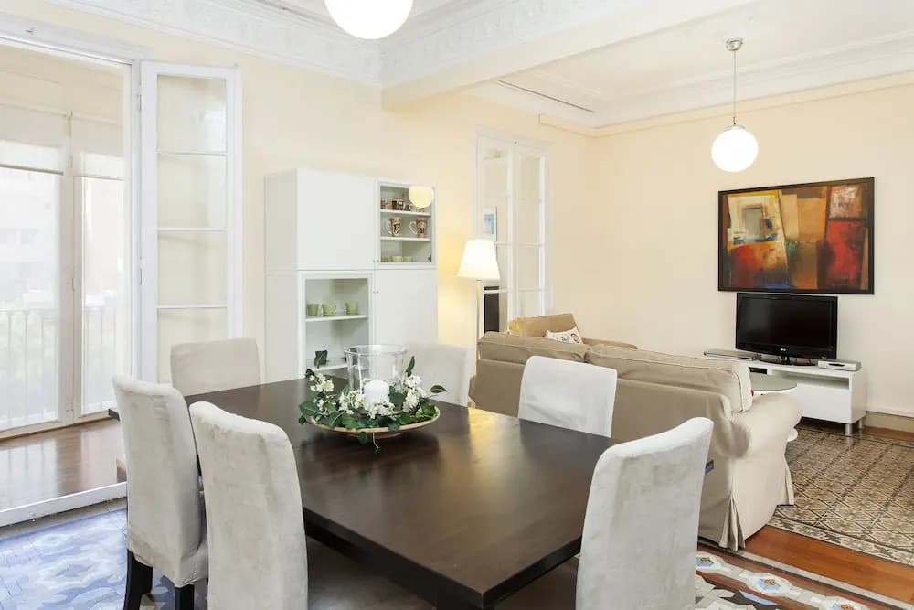 1402 - Elegant City Centre Apartment - photo 5